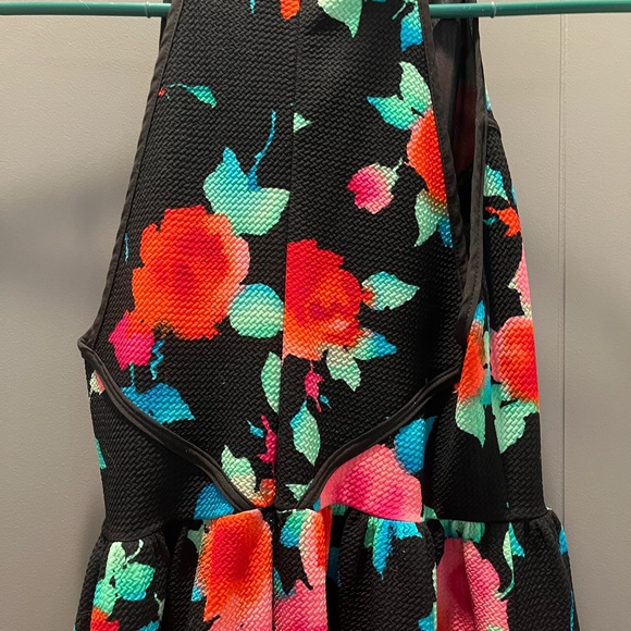 Vibrant Flower Dress - Picture 4 of 5